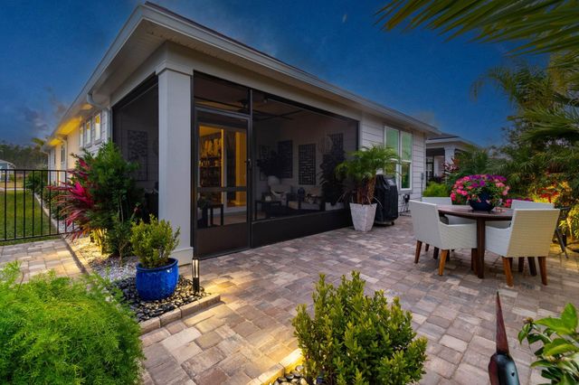 312 Fairlake Cir, St Augustine, FL 32092