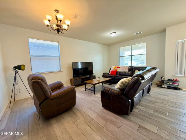 335 EMERALD WOODS Street, Horizon City, TX 79928