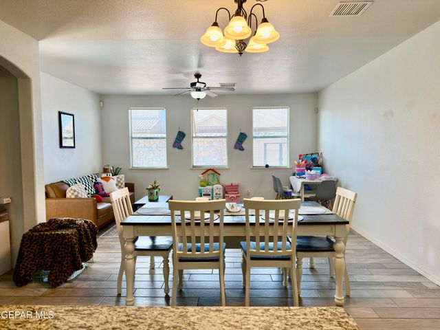 335 EMERALD WOODS Street, Horizon City, TX 79928