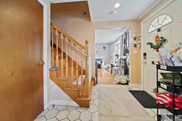 65 Hawthorne Rd, Waltham, MA 02451