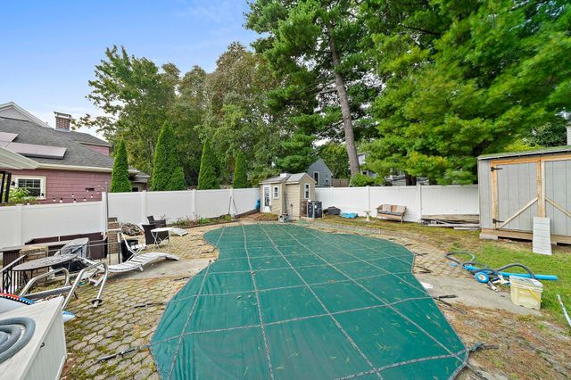 65 Hawthorne Rd, Waltham, MA 02451