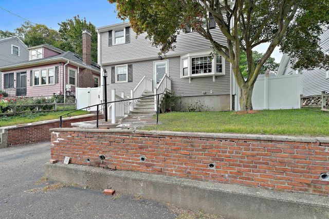 65 Hawthorne Rd, Waltham, MA 02451