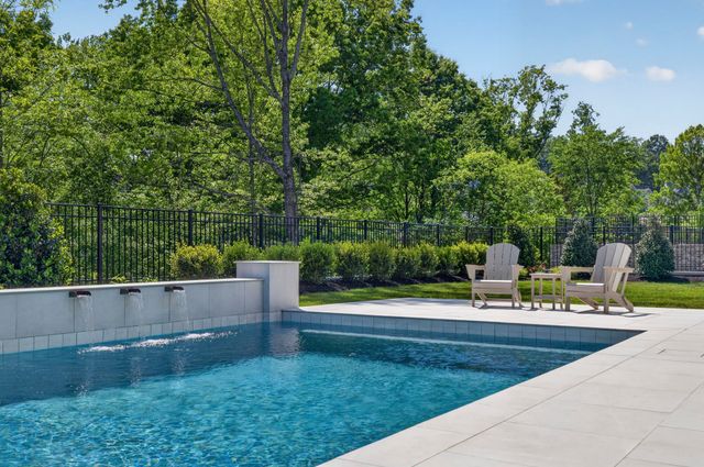 8860 Edgecomb Dr, College Grove, TN 37046