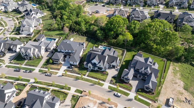 8860 Edgecomb Dr, College Grove, TN 37046