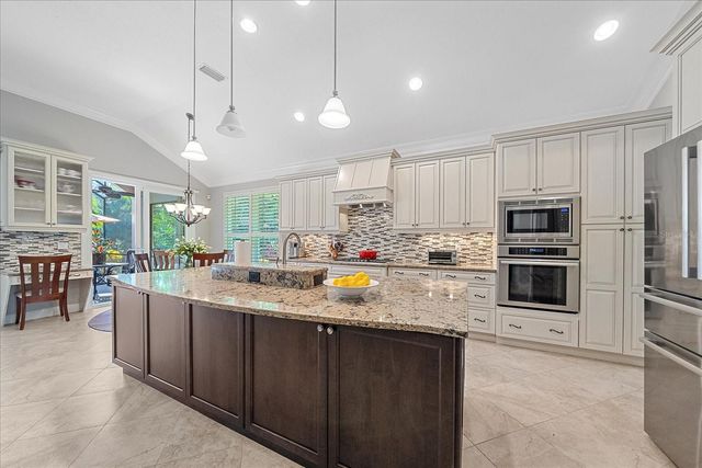 7825 TROON COURT, Lakewood Ranch, FL 34202