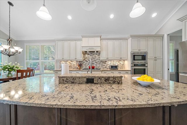 7825 TROON COURT, Lakewood Ranch, FL 34202