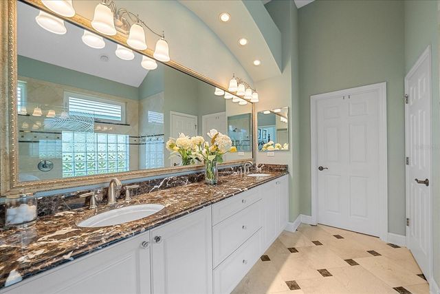 7825 TROON COURT, Lakewood Ranch, FL 34202