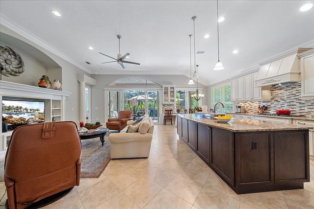 7825 TROON COURT, Lakewood Ranch, FL 34202