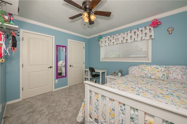 3801 Oak Hill Drive, Bryan, TX 77802