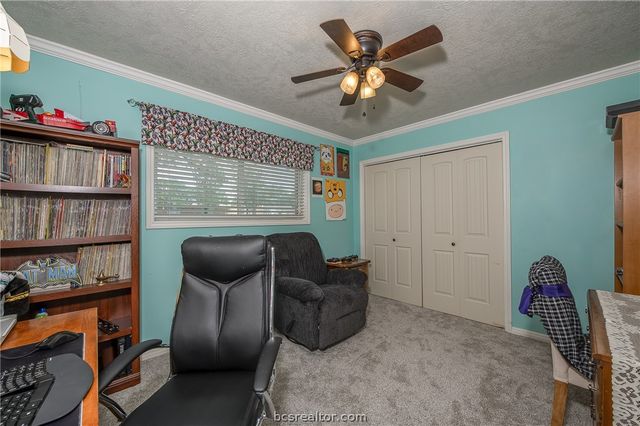 3801 Oak Hill Drive, Bryan, TX 77802