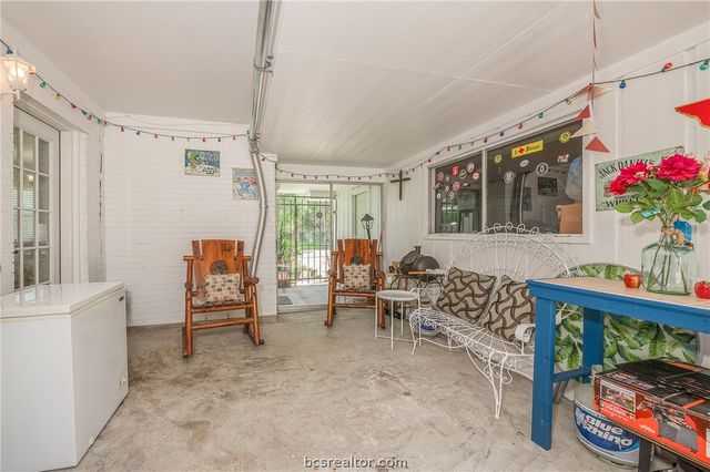 3801 Oak Hill Drive, Bryan, TX 77802