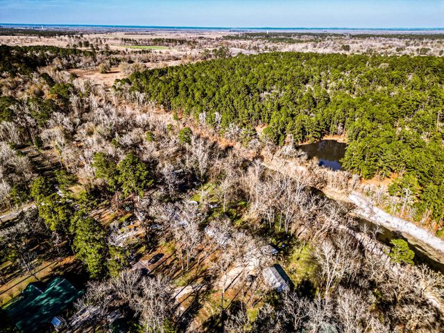 14 Creek Road, Huntsville, TX 77320