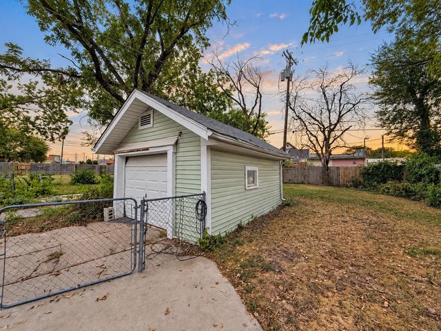 1636 S Market St, Wichita, KS 67211