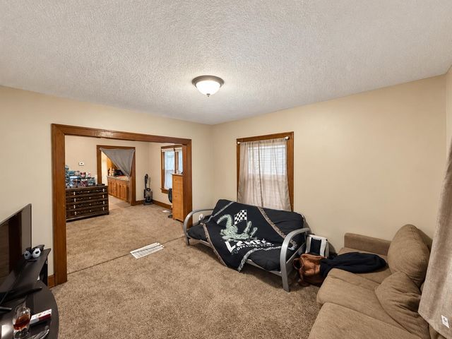1636 S Market St, Wichita, KS 67211
