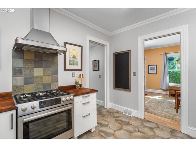 2414 Se 30TH Ave, Portland, OR 97214