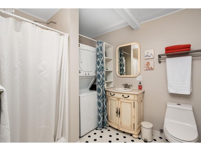 2414 Se 30TH Ave, Portland, OR 97214