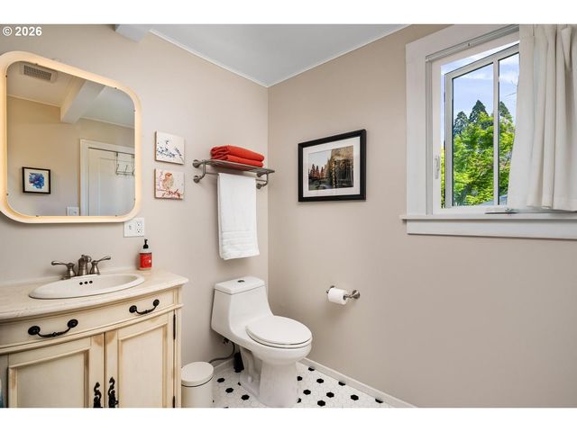 2414 Se 30TH Ave, Portland, OR 97214