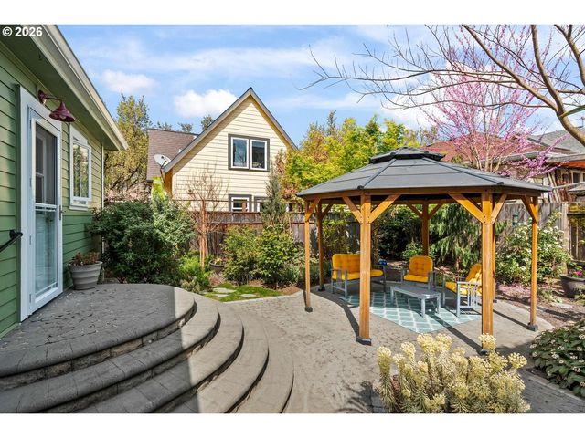 2414 Se 30TH Ave, Portland, OR 97214