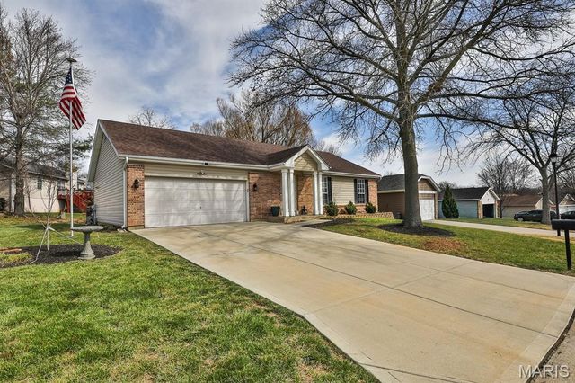 3822 Sirah Court, St Charles, MO 63304