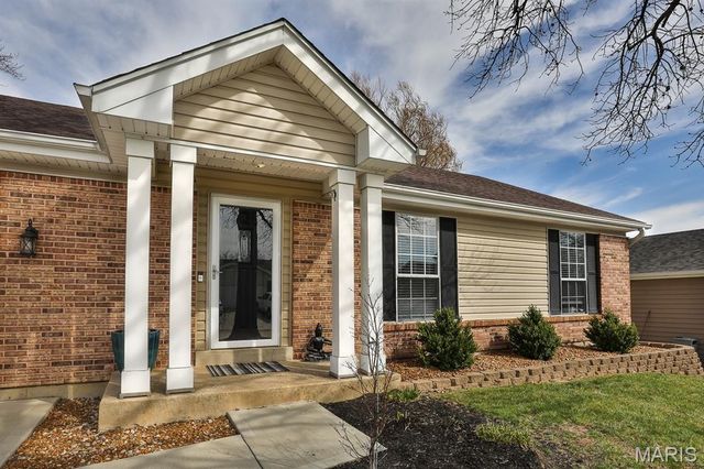 3822 Sirah Court, St Charles, MO 63304