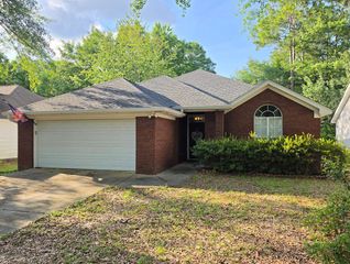 301 Cumberland Dr, Dothan, AL 36301
