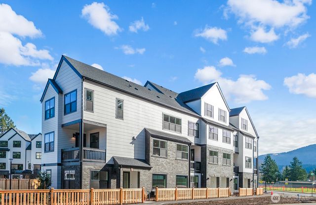 761 7th Avenue NW, Issaquah, WA 98027