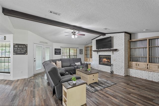231 Cedarwood Drive, Enchanted Oaks, TX 75156