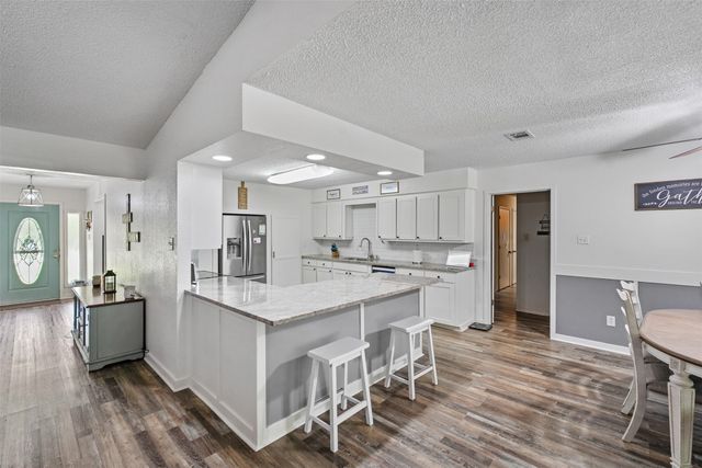 231 Cedarwood Drive, Enchanted Oaks, TX 75156