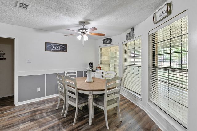 231 Cedarwood Drive, Enchanted Oaks, TX 75156