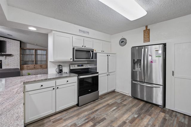 231 Cedarwood Drive, Enchanted Oaks, TX 75156