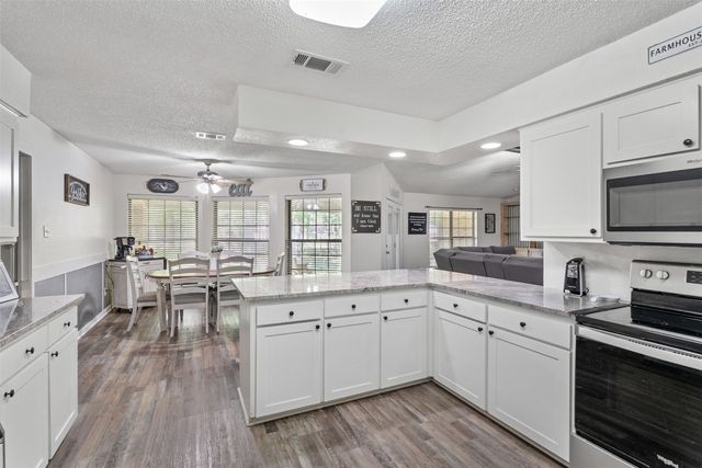231 Cedarwood Drive, Enchanted Oaks, TX 75156