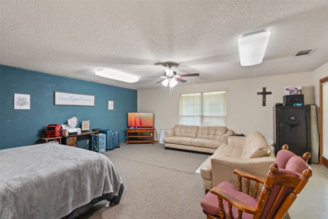 231 Cedarwood Drive, Enchanted Oaks, TX 75156