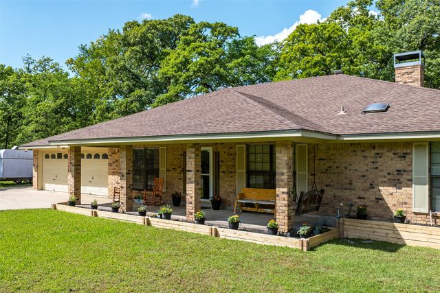 231 Cedarwood Drive, Enchanted Oaks, TX 75156