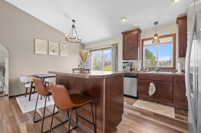 31037 Algonquin Trail, Chisago City, MN 55013