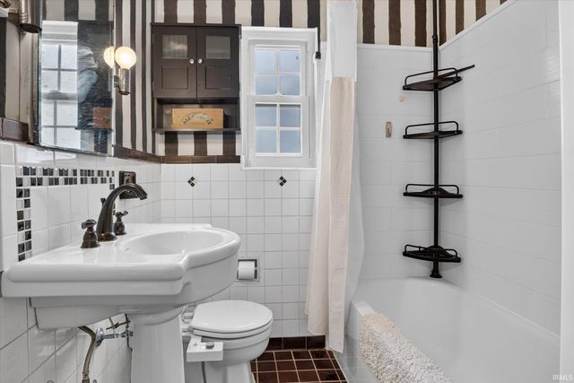 1727 Sunnymede Avenue, South Bend, IN 46615