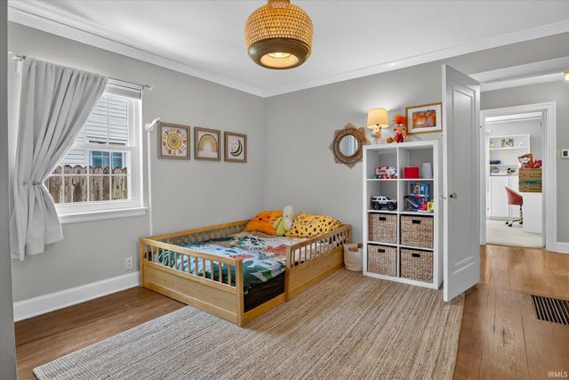 1727 Sunnymede Avenue, South Bend, IN 46615