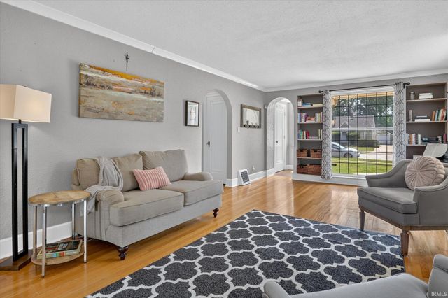 1727 Sunnymede Avenue, South Bend, IN 46615