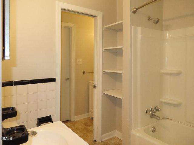424 Ridgefield Road, Chapel Hill, NC 27517
