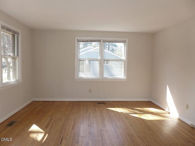 424 Ridgefield Road, Chapel Hill, NC 27517
