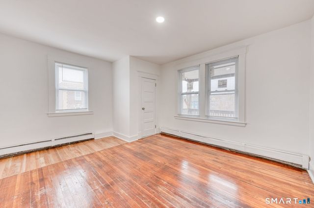 152 Oak Street 3S, New Britain, CT 06051