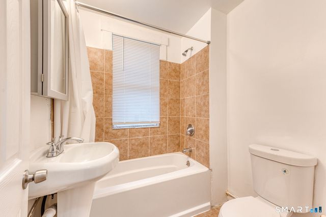 152 Oak Street 3S, New Britain, CT 06051