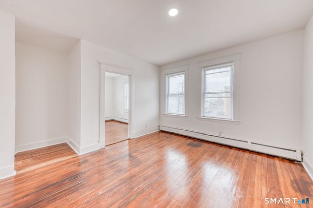 152 Oak Street 3S, New Britain, CT 06051