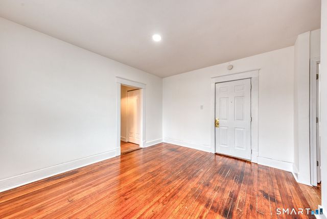 152 Oak Street 3S, New Britain, CT 06051