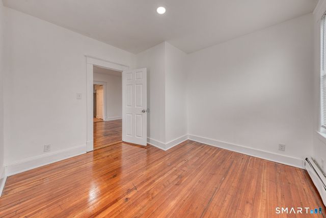 152 Oak Street 3S, New Britain, CT 06051