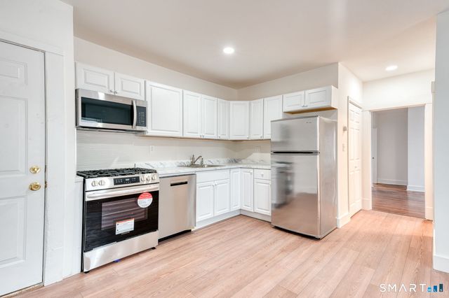 152 Oak Street 3S, New Britain, CT 06051