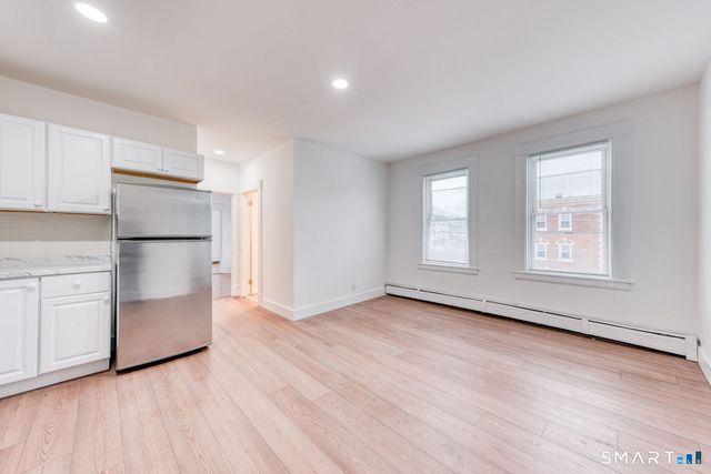 152 Oak Street 3S, New Britain, CT 06051