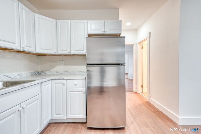 152 Oak Street 3S, New Britain, CT 06051