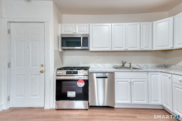 152 Oak Street 3S, New Britain, CT 06051