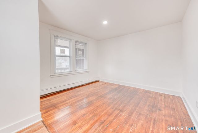 152 Oak Street 3S, New Britain, CT 06051