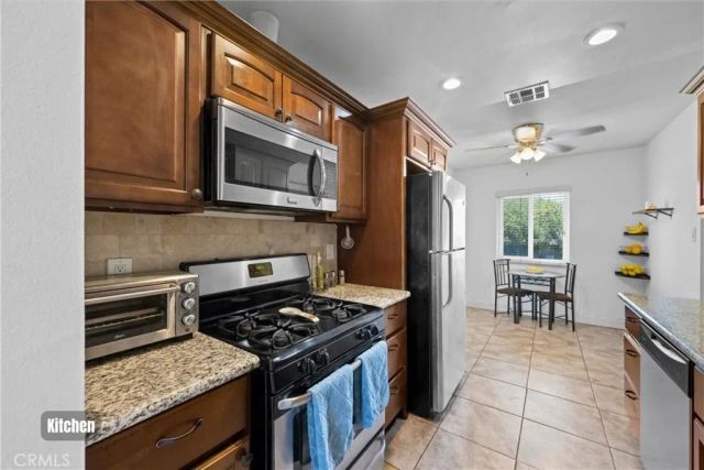 9326 Lemon Street, Fontana, CA 92335